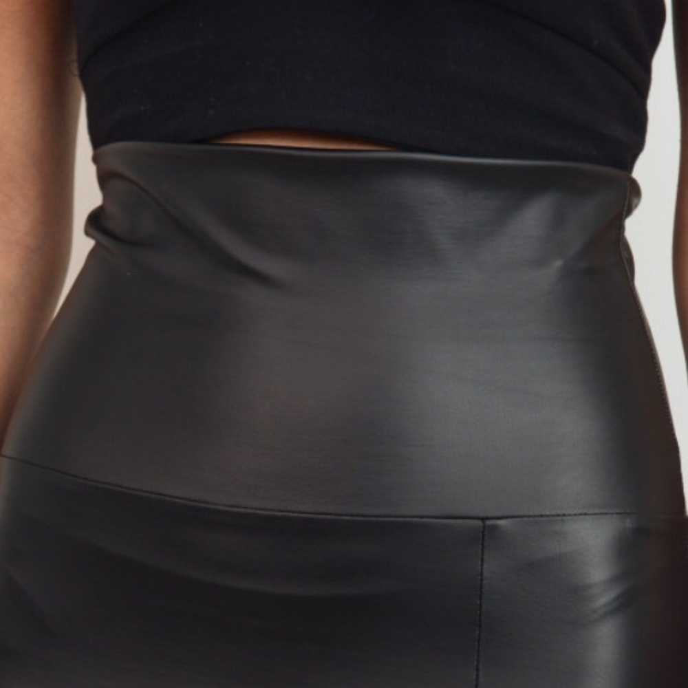 ❌DONATED❌Cherish Black High Waist Faux Leather Lined Pull On Skirt - Picture 2 of 7